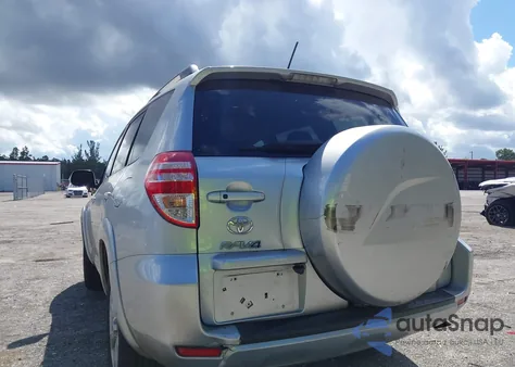 2012 Toyota Rav4 Limited z USA, uszkodzony, nr VIN 2T3YF4DV1CW111364